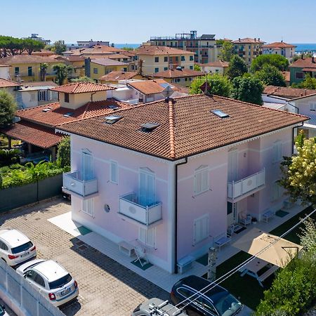 Villa Amelia Rooms Marina di Pietrasanta Extérieur photo